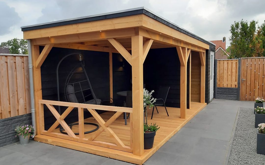 Veranda uitgevoerd met douglas hout